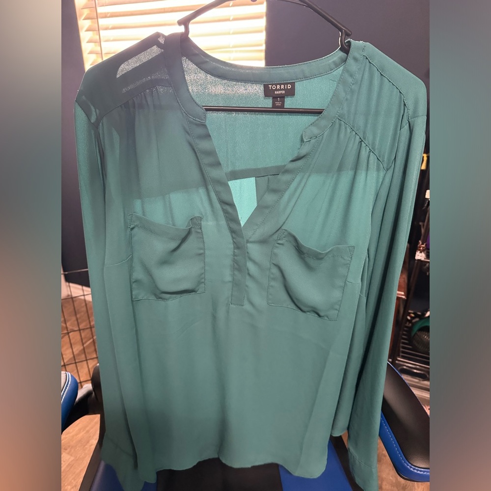 Torrid blouse- Harper long sleeve-  size 1